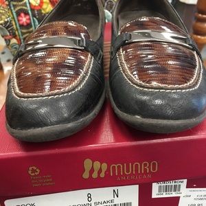 Munro Brown/black shoes